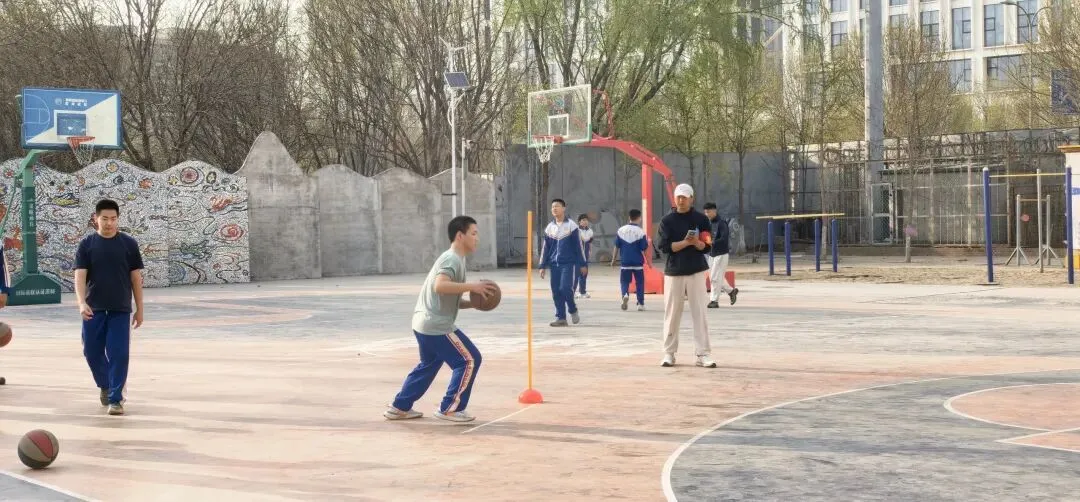 高效模拟筑根基 奋勇拼搏迎中考——九年级体育中考模拟测试圆满完成 第9张