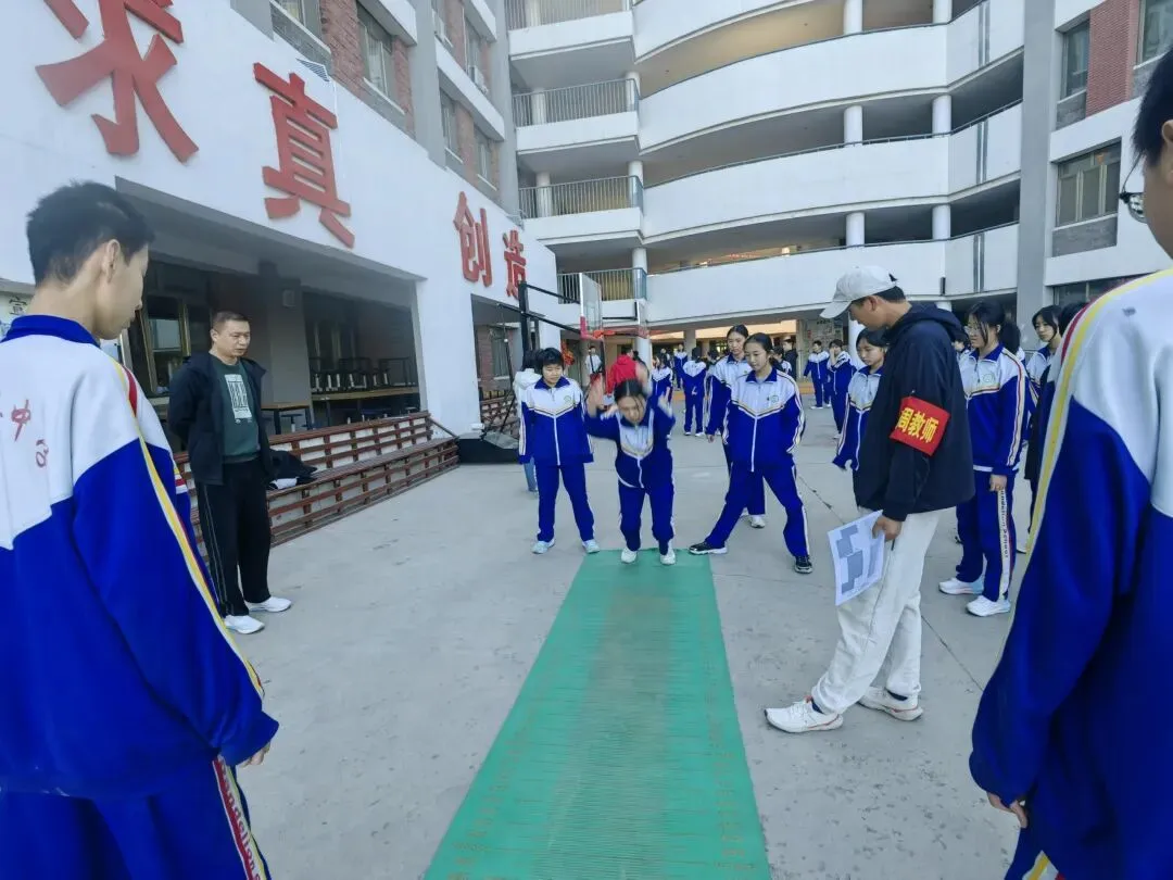 高效模拟筑根基 奋勇拼搏迎中考——九年级体育中考模拟测试圆满完成 第10张