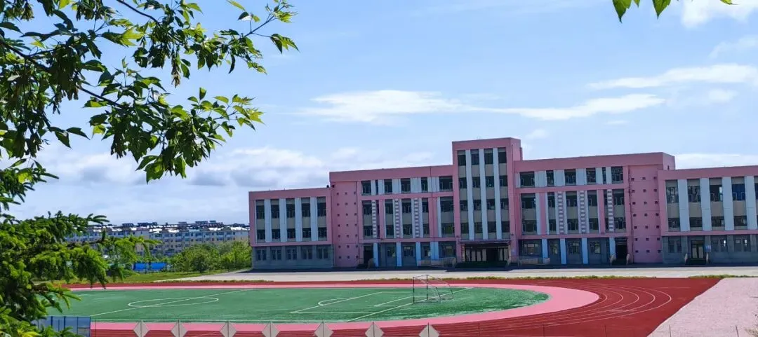 全力以赴 决胜中考--虎林市云山学校举行2026届中考誓师大会 第1张