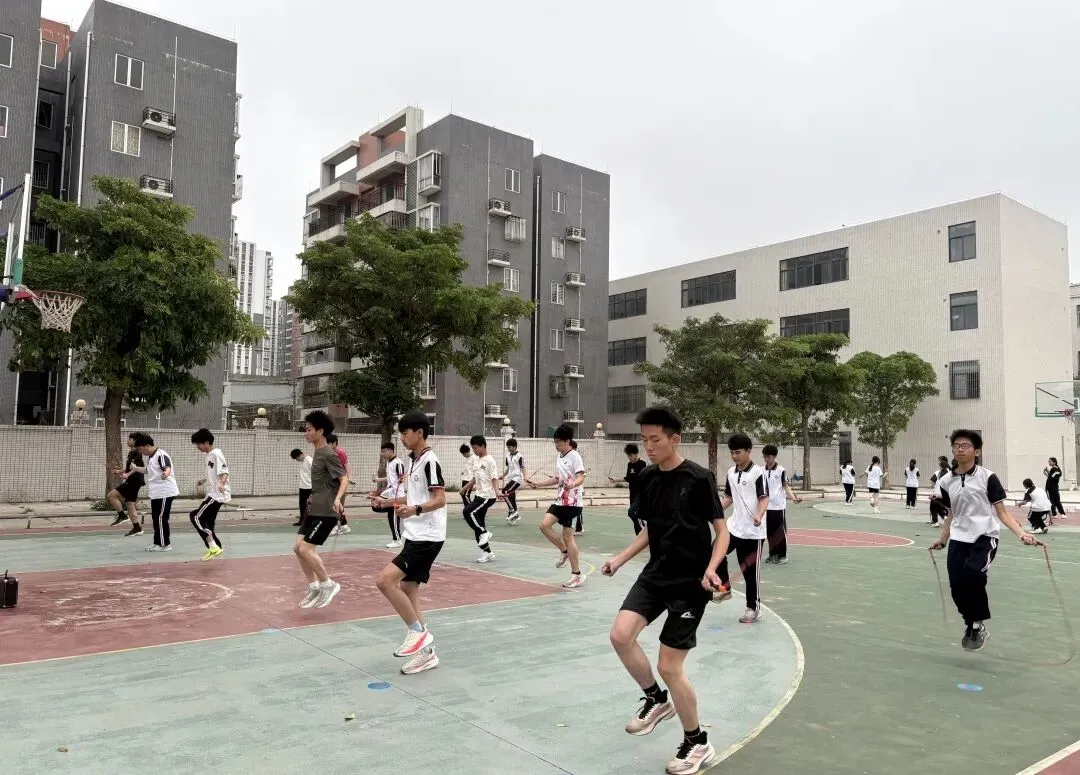 秣马厉兵迎中考 实战演练创佳绩——陆丰市初中第二区域教研联盟体育模拟测试联考 第10张 秣马厉兵迎中考 实战演练创佳绩——陆丰市初中第二区域教研联盟体育模拟测试联考 第10张