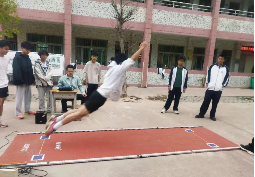 秣马厉兵迎中考 实战演练创佳绩——陆丰市初中第二区域教研联盟体育模拟测试联考 第14张 秣马厉兵迎中考 实战演练创佳绩——陆丰市初中第二区域教研联盟体育模拟测试联考 第14张