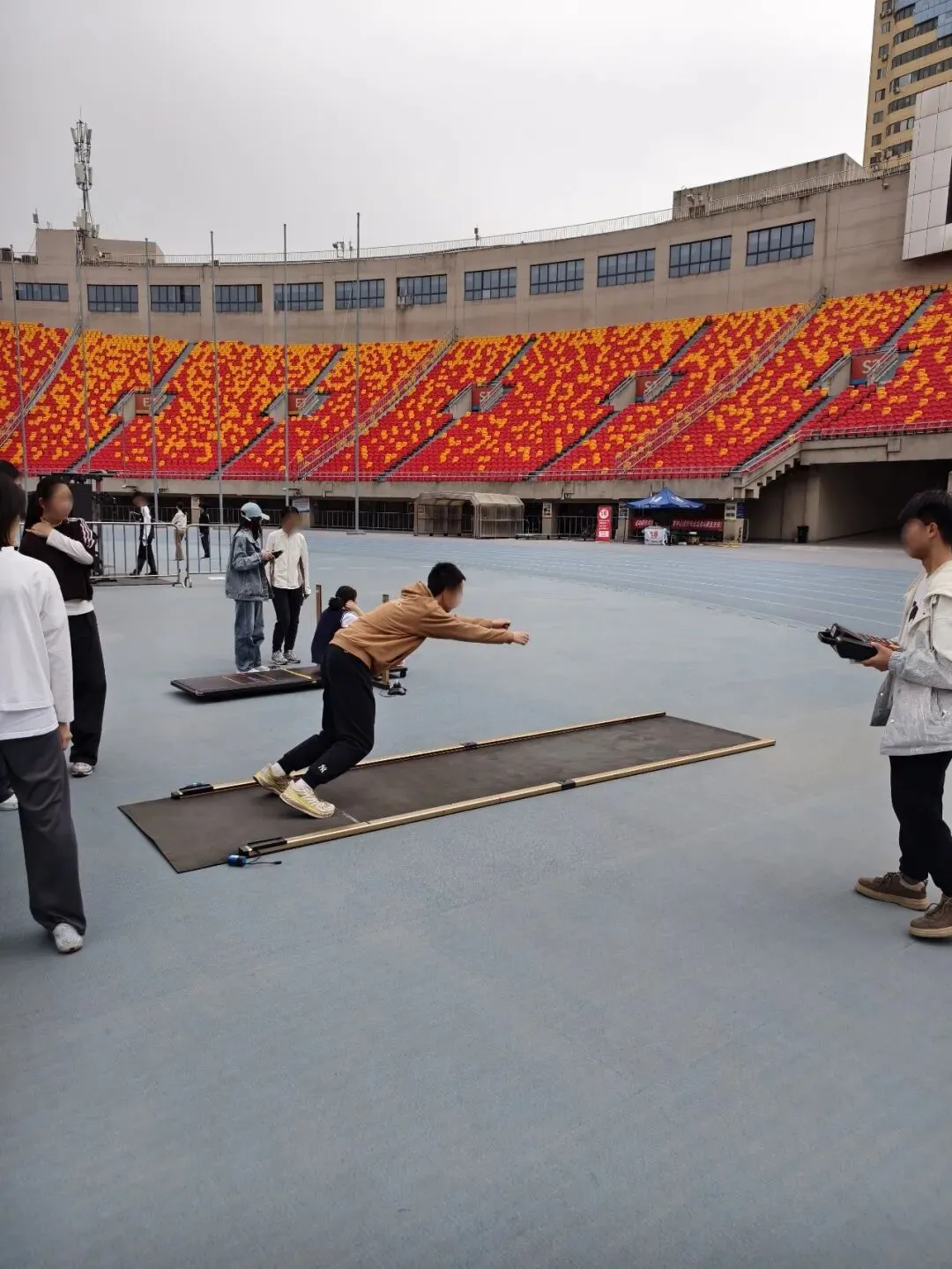 2026年西安中考体育模拟测试圆满完成 第9张