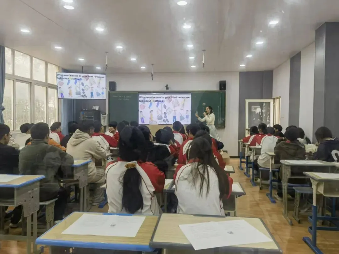 深耕课堂展复习风采,精研真题促教学重构——惠安二中举办惠安县2026年春初中毕业班英语学科说题研讨暨送课下乡活动 第24张 深耕课堂展复习风采,精研真题促教学重构——惠安二中举办惠安县2026年春初中毕业班英语学科说题研讨暨送课下乡活动 第24张