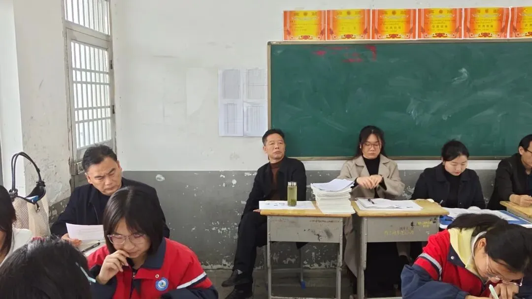 研思共进备中考 联研赋能促提升——松滋市实验初中教联体2026年春季备考研讨会在刘家场中学圆满举行 第21张 研思共进备中考 联研赋能促提升——松滋市实验初中教联体2026年春季备考研讨会在刘家场中学圆满举行 第21张
