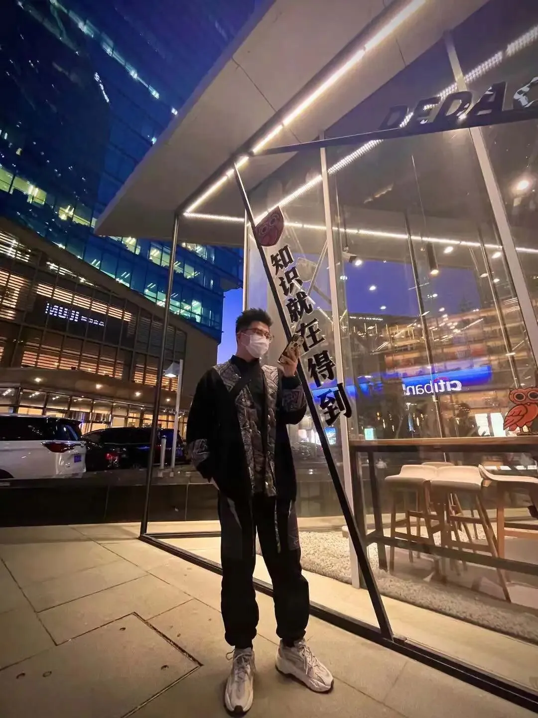 中考作文素材|2025年闵行二模记叙文《唇语》的师生情构思 第3张 中考作文素材|2025年闵行二模记叙文《唇语》的师生情构思 第3张