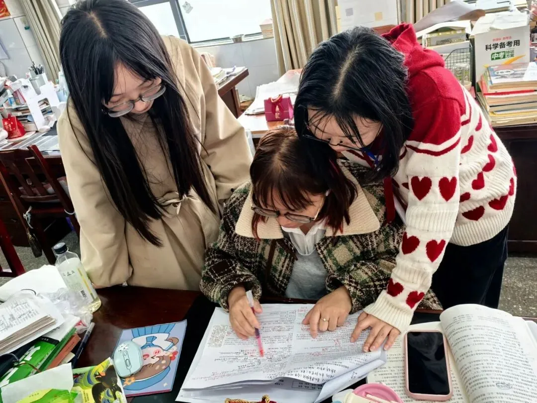 精研试卷明得失,以评促教共成长 第13张