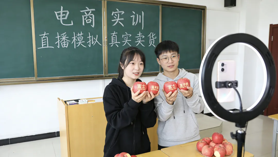 中考失利别慌!这所学校的电商王牌专业,让你弯道超车逆袭本科! 第9张 中考失利别慌!这所学校的电商王牌专业,让你弯道超车逆袭本科! 第9张