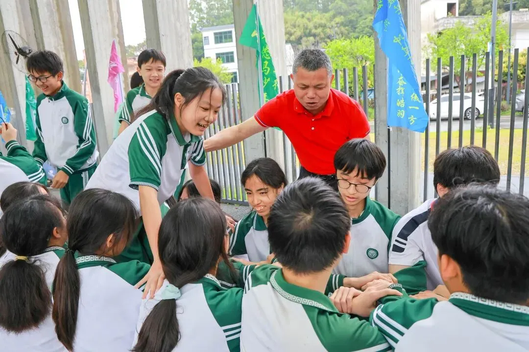 马到成功,中考必胜——广州市白云区东平学校2026年百日誓师实践教育活动精彩回顾 第21张 马到成功,中考必胜——广州市白云区东平学校2026年百日誓师实践教育活动精彩回顾 第21张