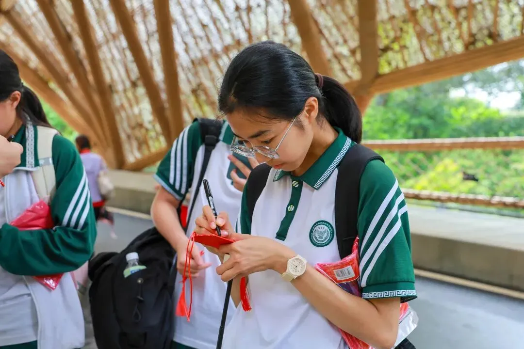 马到成功,中考必胜——广州市白云区东平学校2026年百日誓师实践教育活动精彩回顾 第87张 马到成功,中考必胜——广州市白云区东平学校2026年百日誓师实践教育活动精彩回顾 第87张
