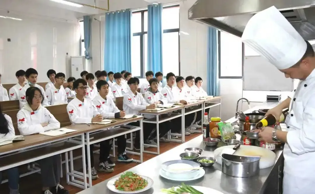 2026中考倒计时,这所中职学校的特色专业靠什么打动家长? 第25张