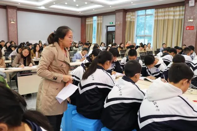 中考护航践初心,良师领航育新苗||肖飞雪老师:凝心聚气研化学,全力以赴助 第5张 中考护航践初心,良师领航育新苗||肖飞雪老师:凝心聚气研化学,全力以赴助 第5张