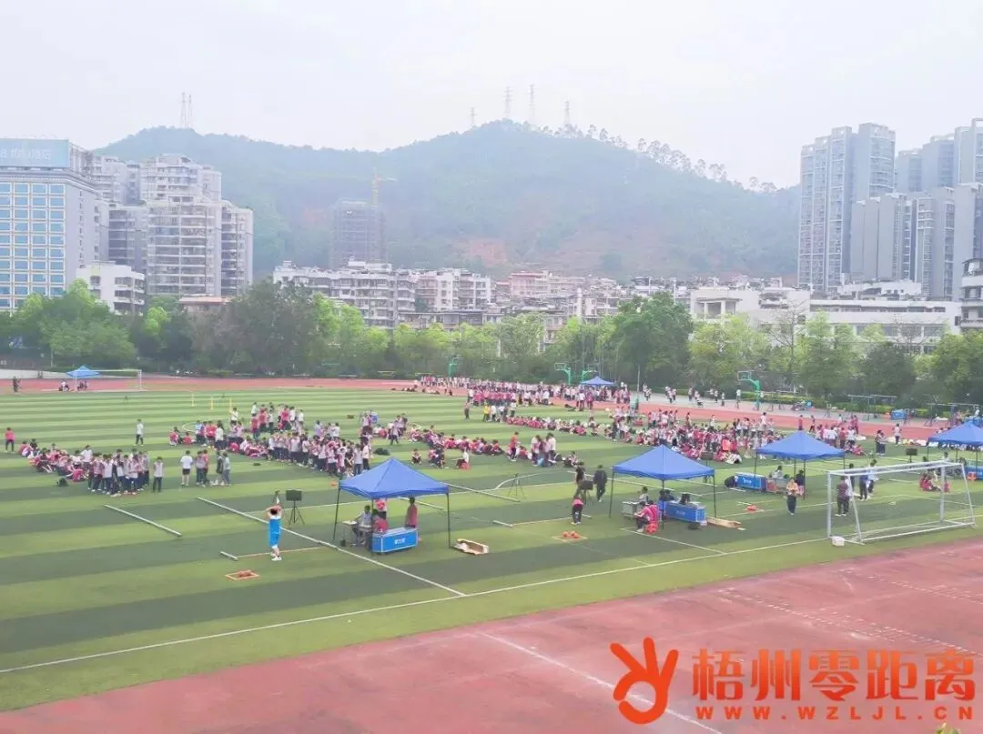 约1.3万名考生迎考!梧州市本级体育中考今日开考 第3张
