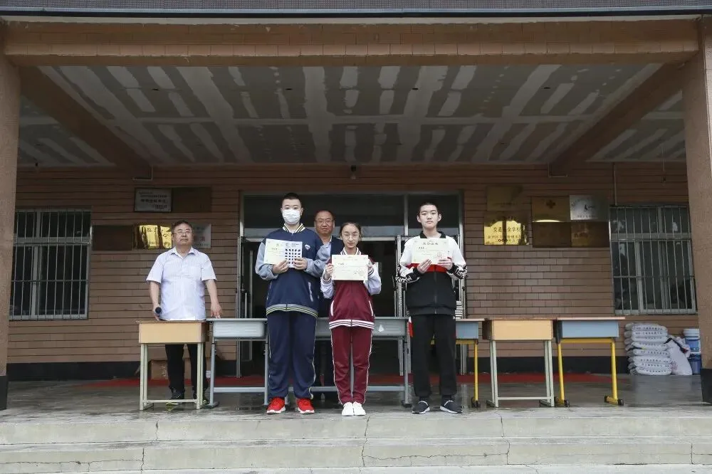 我校举行“大连市第一次模拟考试表彰大会” 第5张