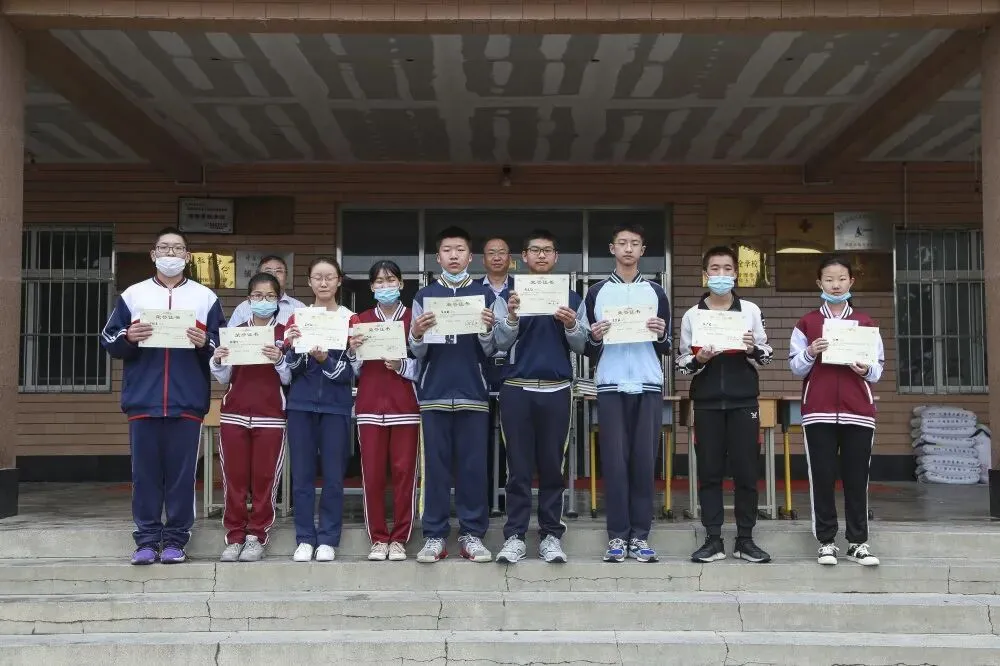 我校举行“大连市第一次模拟考试表彰大会” 第6张