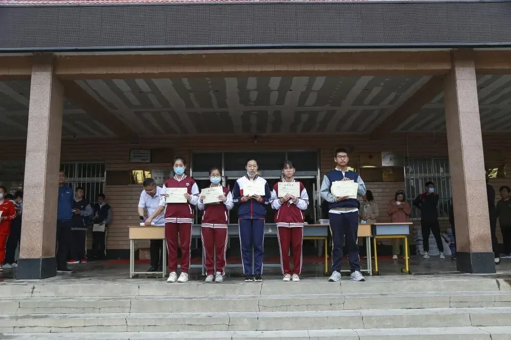 我校举行“大连市第一次模拟考试表彰大会” 第10张