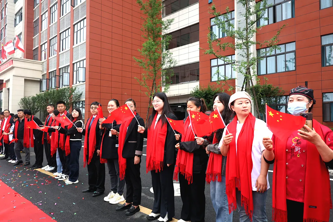 大方梁才九思高级中学举行2025届中考出征仪式 第29张 大方梁才九思高级中学举行2025届中考出征仪式 第29张