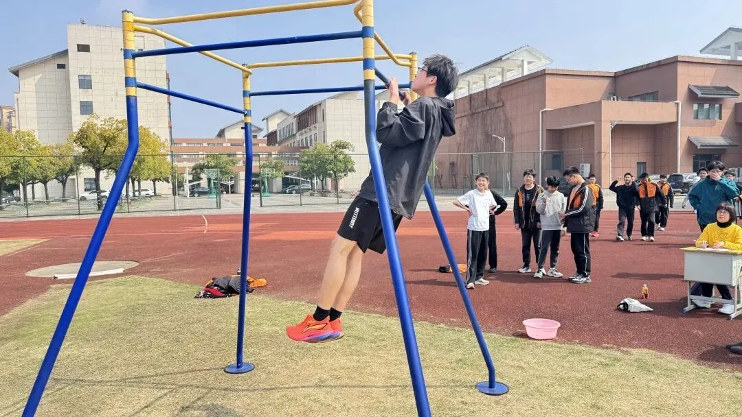 中考模拟战鼓响,体质测试号角鸣——上虞外国语学校九年级体育模拟与八年级体质健康测试侧记 第8张