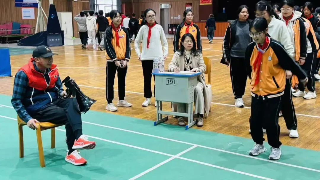 中考模拟战鼓响,体质测试号角鸣——上虞外国语学校九年级体育模拟与八年级体质健康测试侧记 第10张