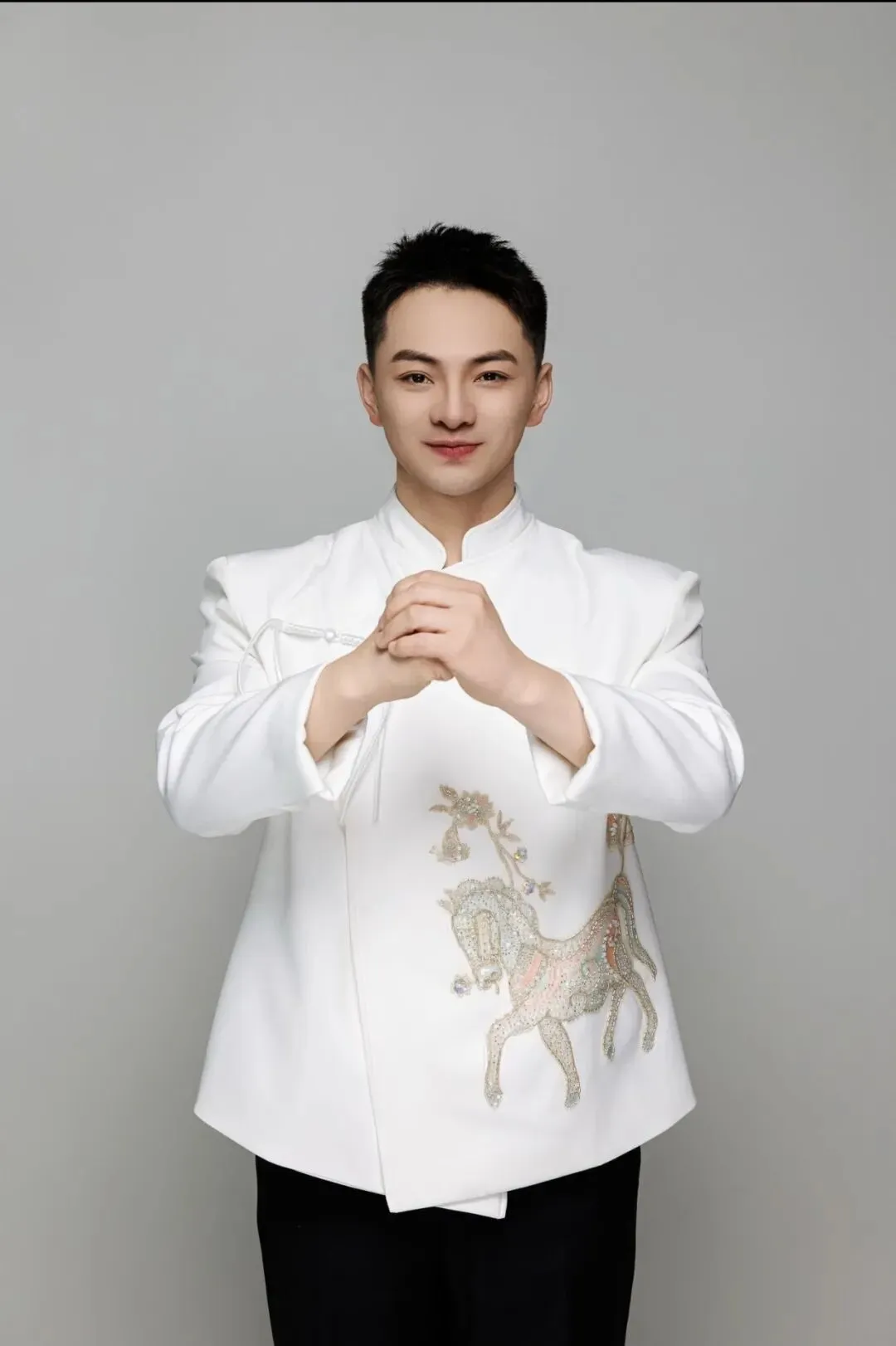 给小朋友硬塞试卷,转头向边防战士敬礼:雪饼猴去《无限超越班》真去对了 第5张 给小朋友硬塞试卷,转头向边防战士敬礼:雪饼猴去《无限超越班》真去对了 第5张