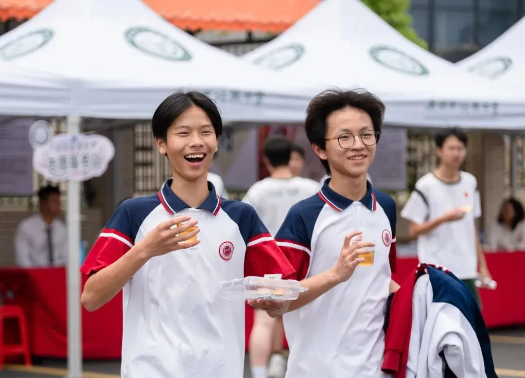 “燃”动赛场!直击2026广州中考体育首日:“三小球”火热出圈,AI全程护航 第16张