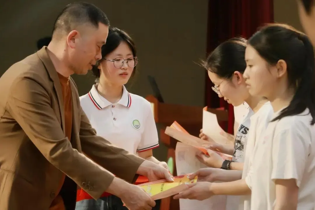 【若水·护航】以梦为马 冲刺中考——2026届九年级表彰暨赋能大会圆满举行 第10张