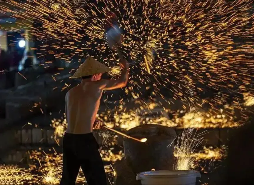 【中考阅读指导】铁砧上的岁月(王祖胜)重庆2025 第7张