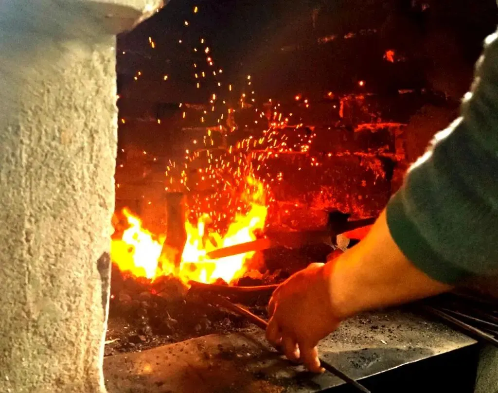 【中考阅读指导】铁砧上的岁月(王祖胜)重庆2025 第8张