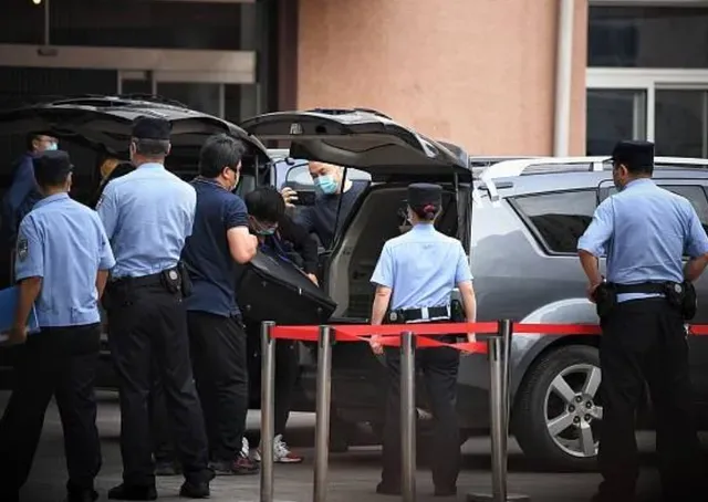 20年前“偷走”高考试卷,记下答案后参加考试,看到考题愣住了! 第6张