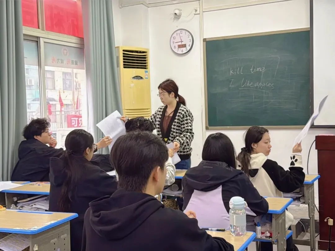 华博千人模考,学子圆梦本科|华博教育模拟大考顺利结束 第20张 华博千人模考,学子圆梦本科|华博教育模拟大考顺利结束 第20张