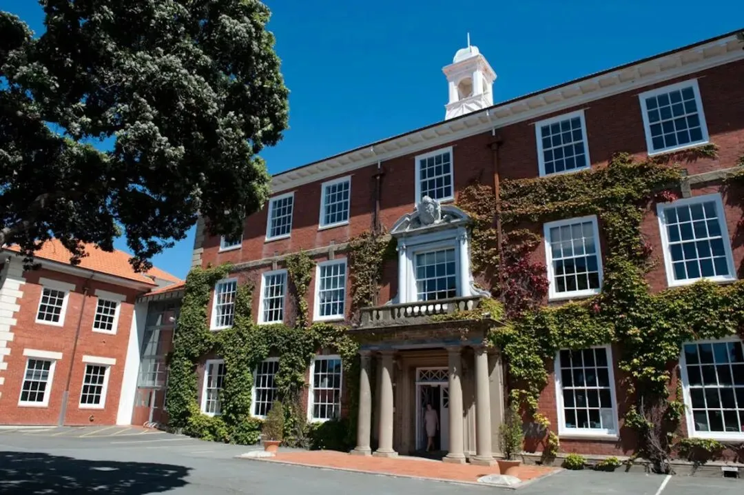 中考后换赛道读海外高中?英美 vs 新西兰三笔账,结果扎心 第2张