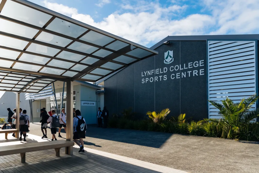 中考后换赛道读海外高中?英美 vs 新西兰三笔账,结果扎心 第9张