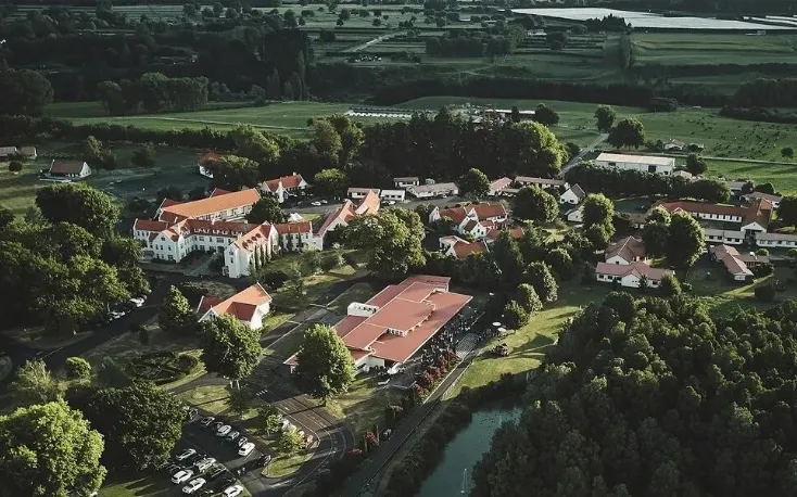 中考后换赛道读海外高中?英美 vs 新西兰三笔账,结果扎心 第14张