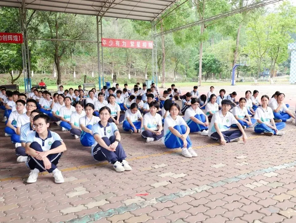 策马扬鞭战中考,奋楫笃行赴山海——金本中学初三级中考誓师研学活动 第90张