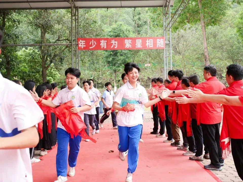 策马扬鞭战中考,奋楫笃行赴山海——金本中学初三级中考誓师研学活动 第157张