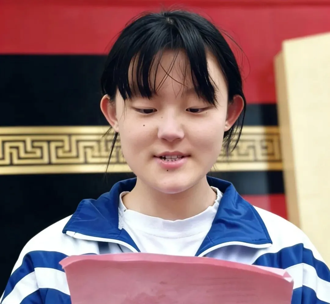 燃情冲刺,决战中考!——内黄县东方中学九年级中考冲刺动员大会圆满举行 第2张 燃情冲刺,决战中考!——内黄县东方中学九年级中考冲刺动员大会圆满举行 第2张