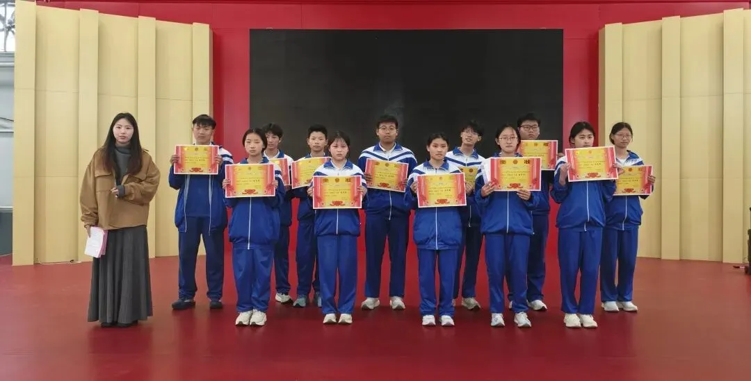 燃情冲刺,决战中考!——内黄县东方中学九年级中考冲刺动员大会圆满举行 第5张 燃情冲刺,决战中考!——内黄县东方中学九年级中考冲刺动员大会圆满举行 第5张