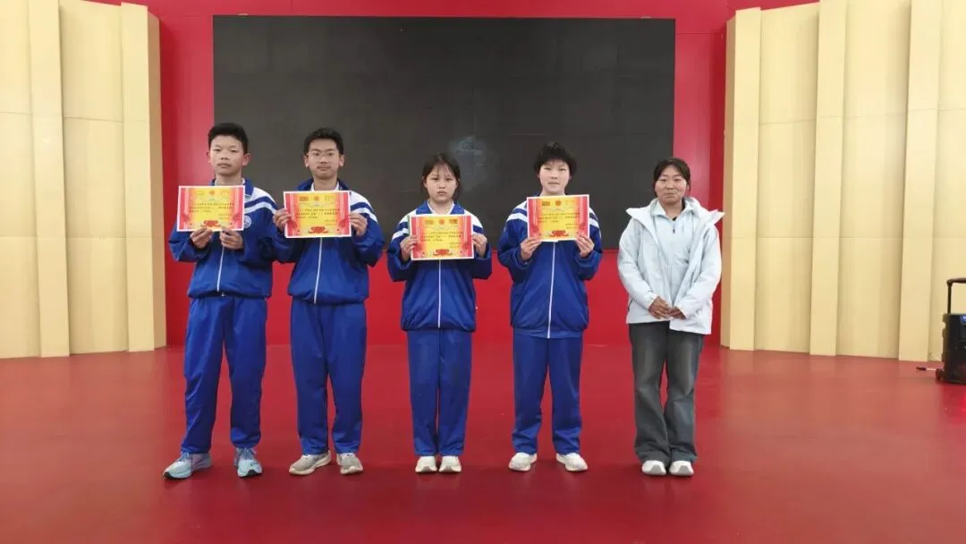 燃情冲刺,决战中考!——内黄县东方中学九年级中考冲刺动员大会圆满举行 第9张 燃情冲刺,决战中考!——内黄县东方中学九年级中考冲刺动员大会圆满举行 第9张