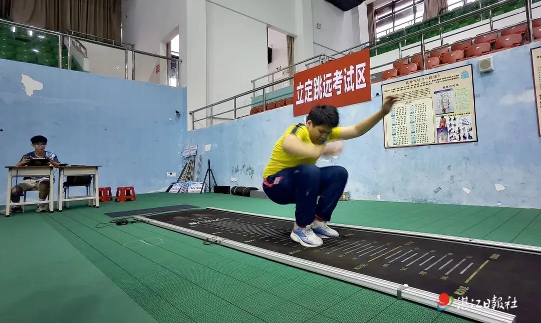 2026年湛江体育中考开考:必考项目“降标” 选考项目“扩容” 第5张