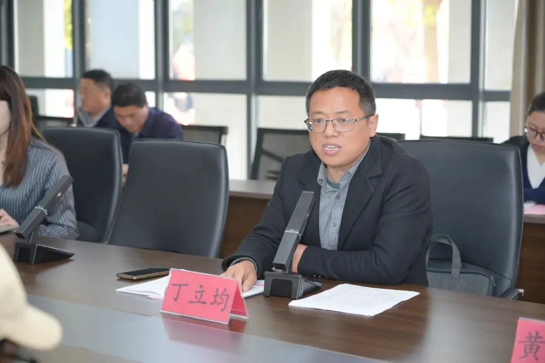 精研中考备考策略 共筑高效复习之路——2026年东台市中考物理、道德与法治复习研讨会成功举行 第10张