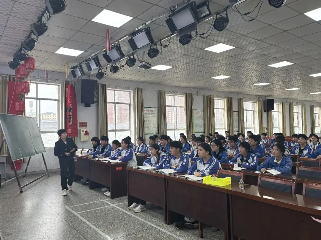 精研一模明方向 聚力备考启新程|汝阳县中考化学一模成绩分析暨第二轮复习备课研讨会在我校圆满举行 第3张 精研一模明方向 聚力备考启新程|汝阳县中考化学一模成绩分析暨第二轮复习备课研讨会在我校圆满举行 第3张