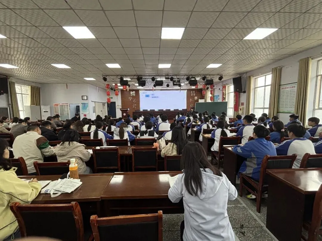 精研一模明方向 聚力备考启新程|汝阳县中考化学一模成绩分析暨第二轮复习备课研讨会在我校圆满举行 第7张 精研一模明方向 聚力备考启新程|汝阳县中考化学一模成绩分析暨第二轮复习备课研讨会在我校圆满举行 第7张