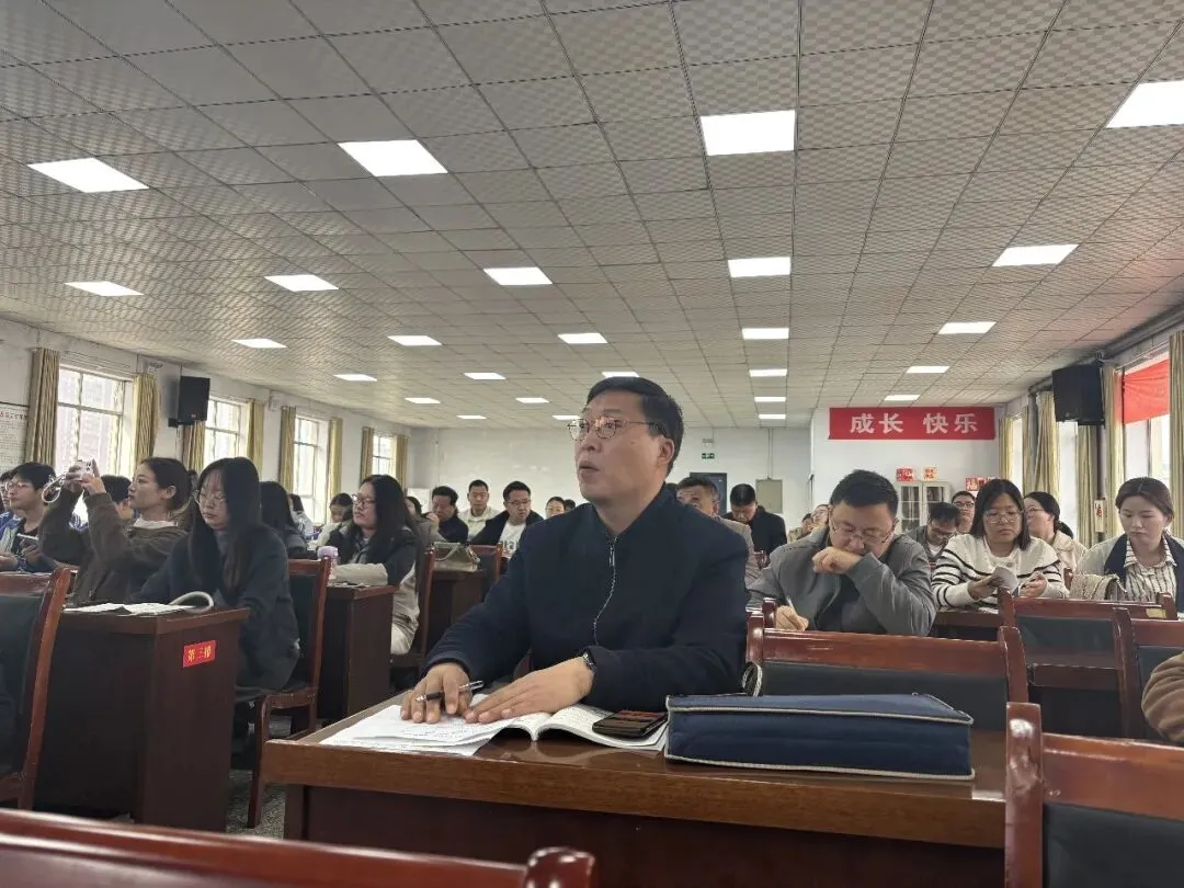 精研一模明方向 聚力备考启新程|汝阳县中考化学一模成绩分析暨第二轮复习备课研讨会在我校圆满举行 第9张 精研一模明方向 聚力备考启新程|汝阳县中考化学一模成绩分析暨第二轮复习备课研讨会在我校圆满举行 第9张