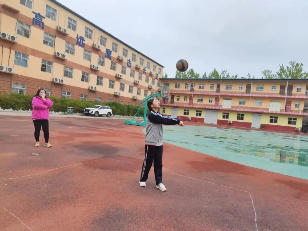 以测促练,备战中考——广平衡实中学九年级中考体育模拟测试圆满开展 第20张 以测促练,备战中考——广平衡实中学九年级中考体育模拟测试圆满开展 第20张