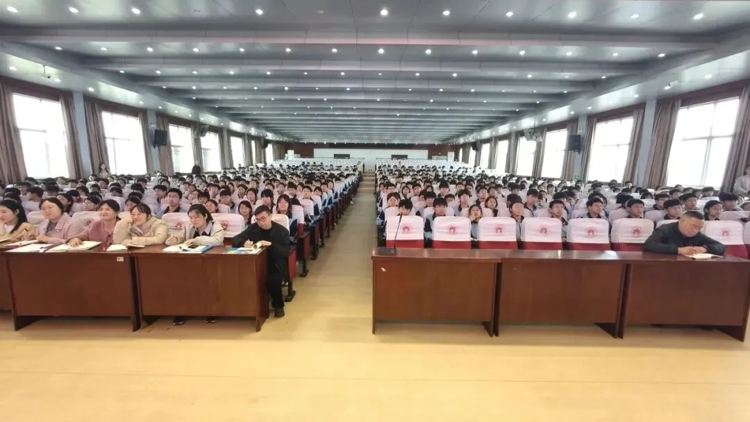 精研技巧备战中考,笃行不怠逐梦前行——临沂第十四中学举行“严谨答题,细致应考”数学专题讲座 第3张