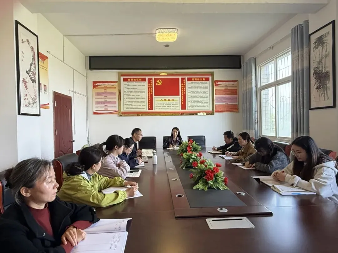 精准施策抓关键,全力冲刺战中考——福星小学召开初三年级教师工作专题会 第7张 精准施策抓关键,全力冲刺战中考——福星小学召开初三年级教师工作专题会 第7张