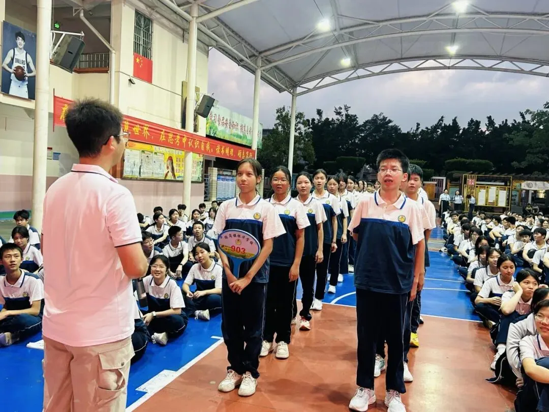 体育中考鸣战鼓,首战必胜创辉煌——2026年谢岗振华学校隆重召开体育动员大会 第22张 体育中考鸣战鼓,首战必胜创辉煌——2026年谢岗振华学校隆重召开体育动员大会 第22张