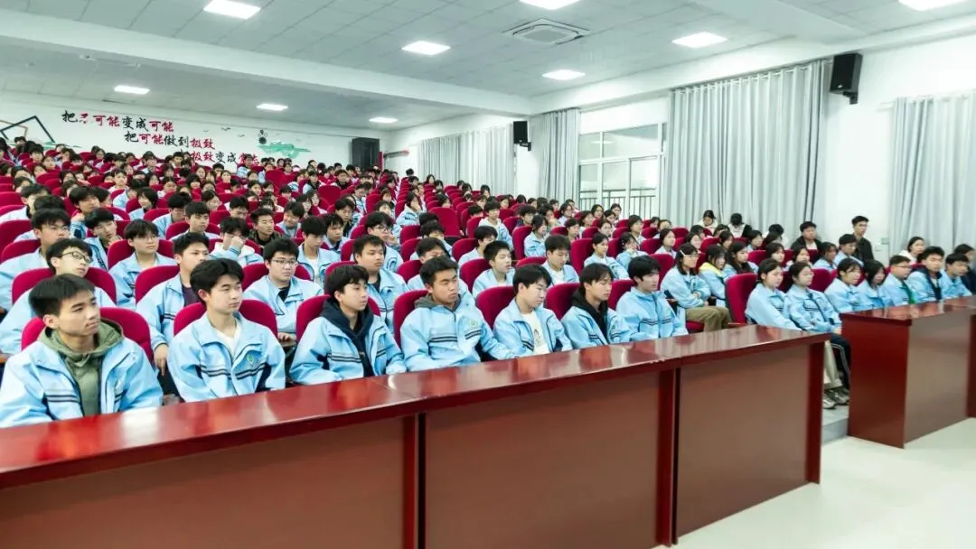 开职榜样:邓佳乐从中考C3到211研究生 第9张