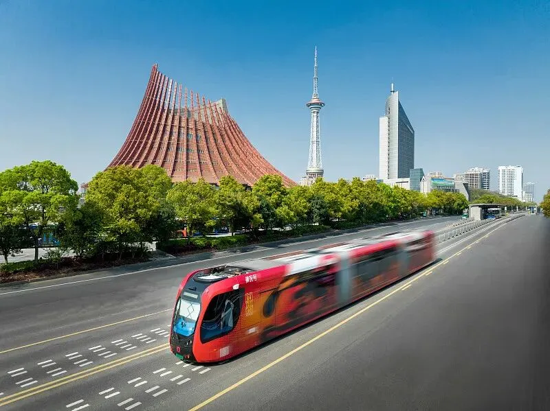 【中考阅读指导】没有铁轨的列车——智轨列车(沈羡云)四川广安2025 第7张