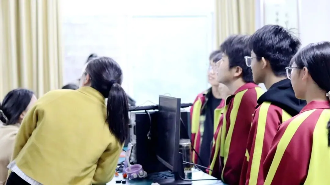 夯实实操功底全力备战中考——内乡菊潭学校有序开展理化生实验考前演练 第3张