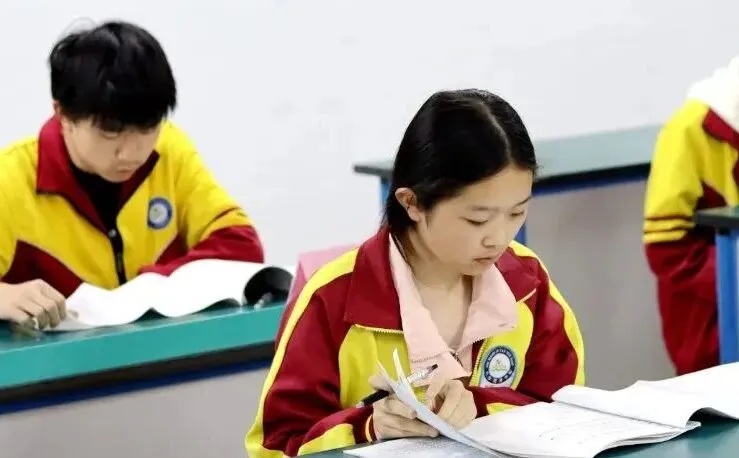 夯实实操功底全力备战中考——内乡菊潭学校有序开展理化生实验考前演练 第5张